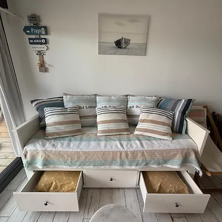 Cosy En Bord De شقة سانجات